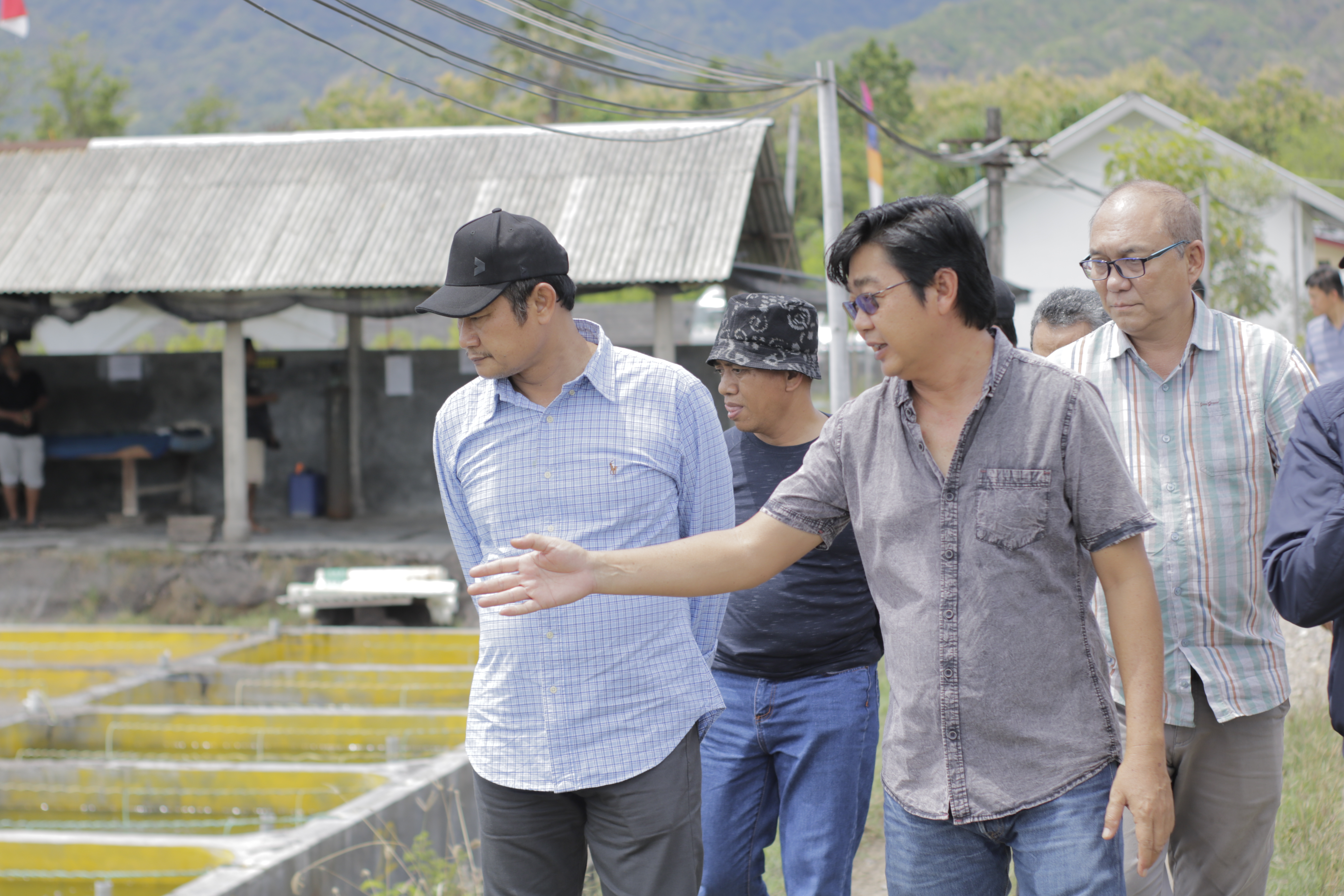 CV. Putra Bahari Milk Fish Bali Menerima Kunjungan dari Bapak Bupati Lamongan Dr. H. Yuhronur Efendi, MBA Beserta Rombongan